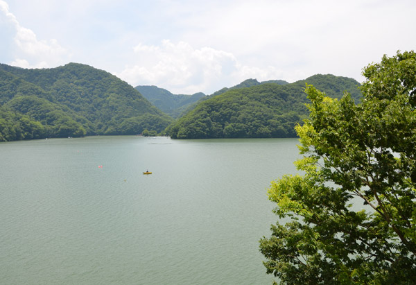 相模湖は今日も碧く輝いています！