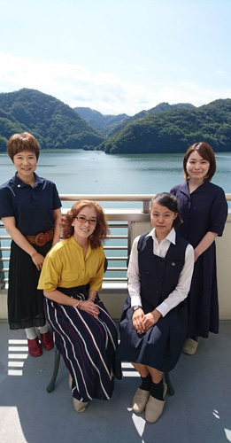 とある来社風景 バレエアカデミー コンチェルト 子供 大人のバレエ衣裳 衣装 バレエ用品レンタル アトリエヨシノ